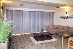 Living area - Marahaba Apartment Hotel (Kampala)