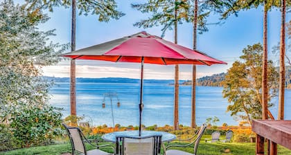 Water-view dog-friendly home near public beach access