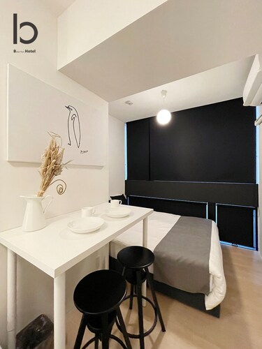 客室内のダイニングエリア