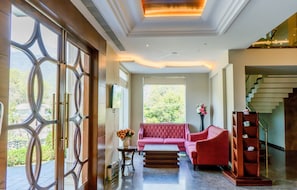 Lobby - Justa Palampur Resort & Convention Centre (Palampur)