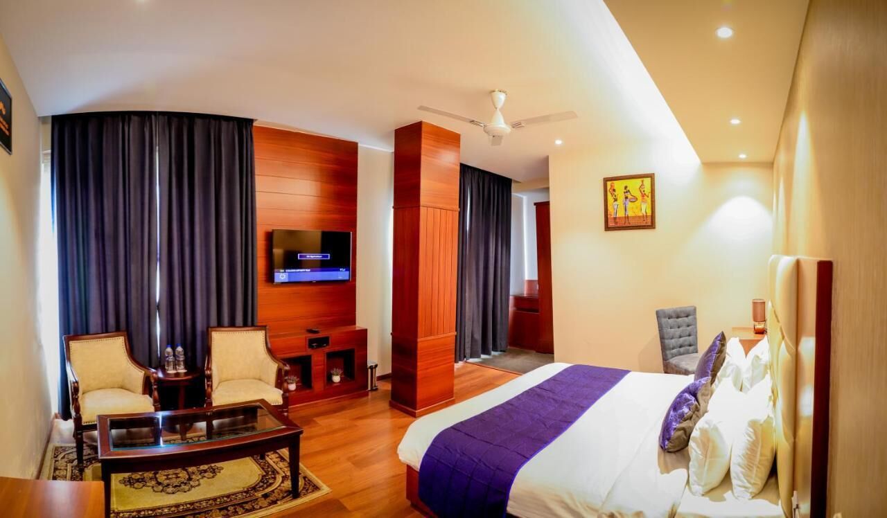 In-room safe, soundproofing, iron/ironing board, free WiFi
