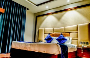In-room safe, soundproofing, iron/ironing board, free WiFi - Justa Palampur Resort & Convention Centre (Palampur)