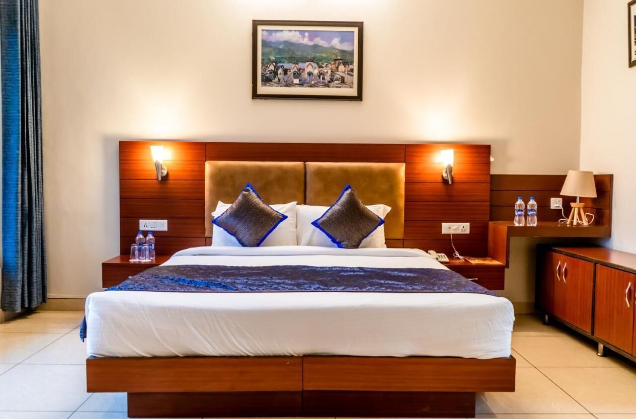 In-room safe, soundproofing, iron/ironing board, free WiFi