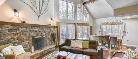 TV, fireplace, DVD player, books