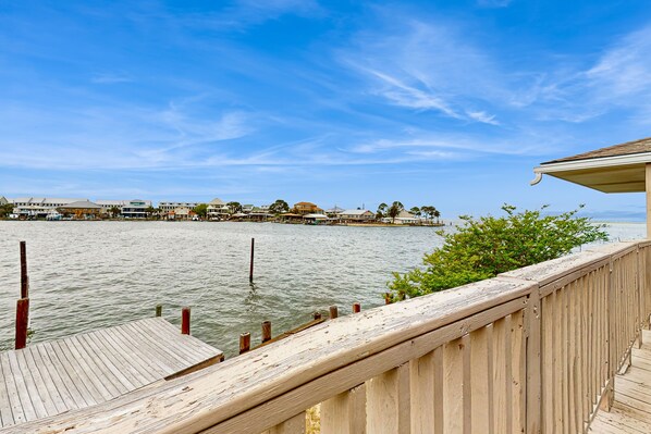 Property grounds - Bay-Facing Island Gem w/ Free WiFi, AC, Full Kitchen, & Great Location - Dogs OK (Dauphin Island)