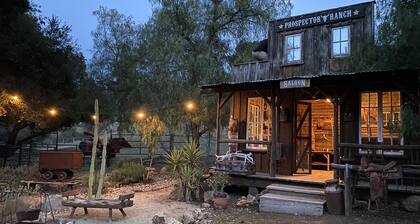 Beautiful 1972 Classic Airstream in Santa Monica Mountains