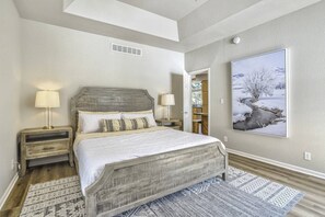 4 bedrooms, WiFi, bed sheets