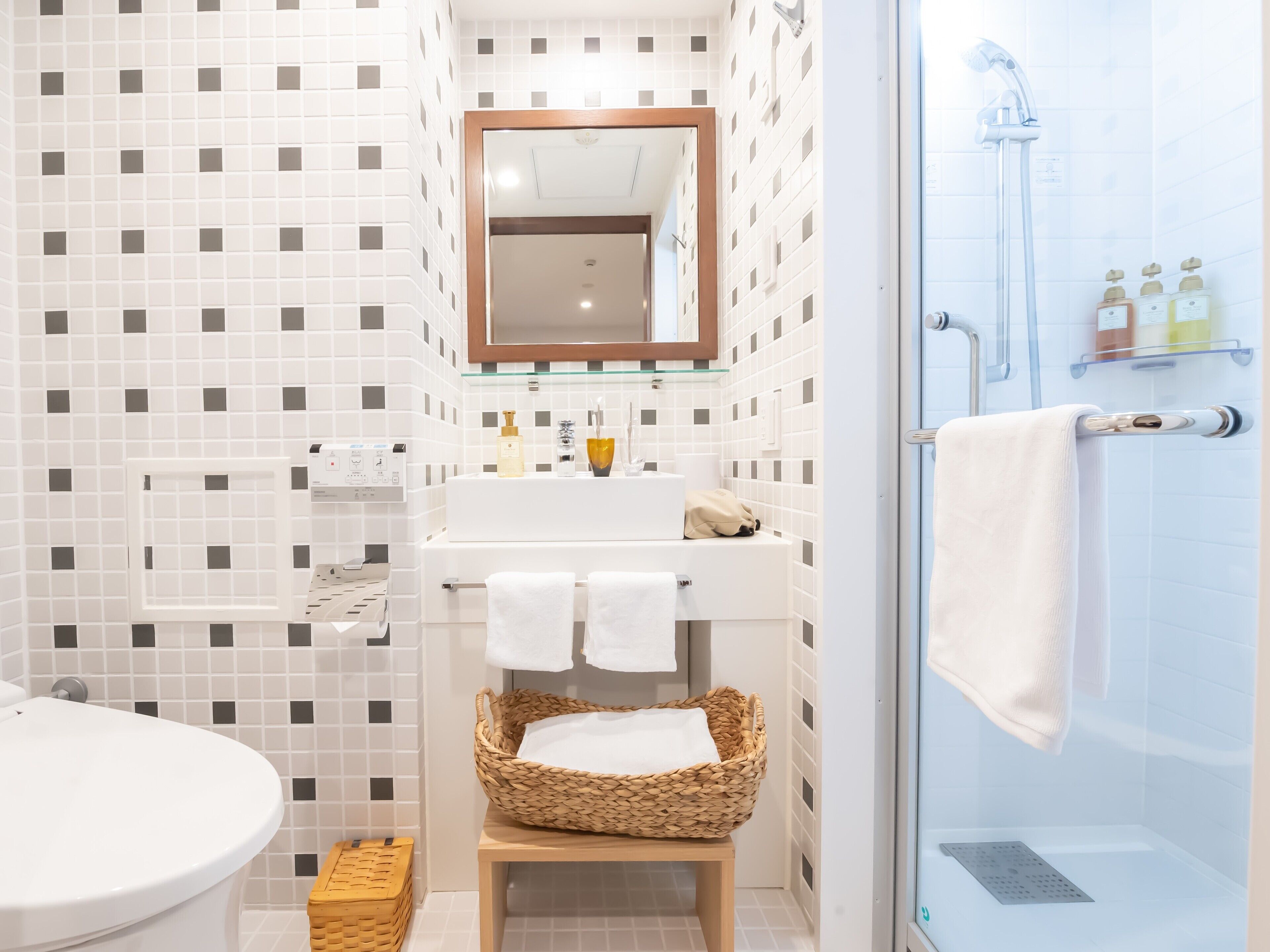 moderate double room, non smoking | bathroom | free toiletries, hair dryer, slippers, electronic bidet