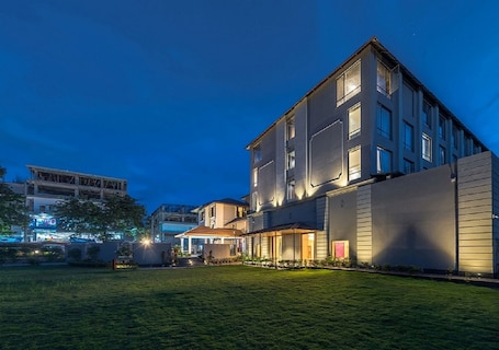 Exterior. Hotel Cachar Club