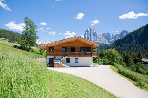 Apartment 'Lara Siela' with Mountain View, Private Terrace and Wi-Fi