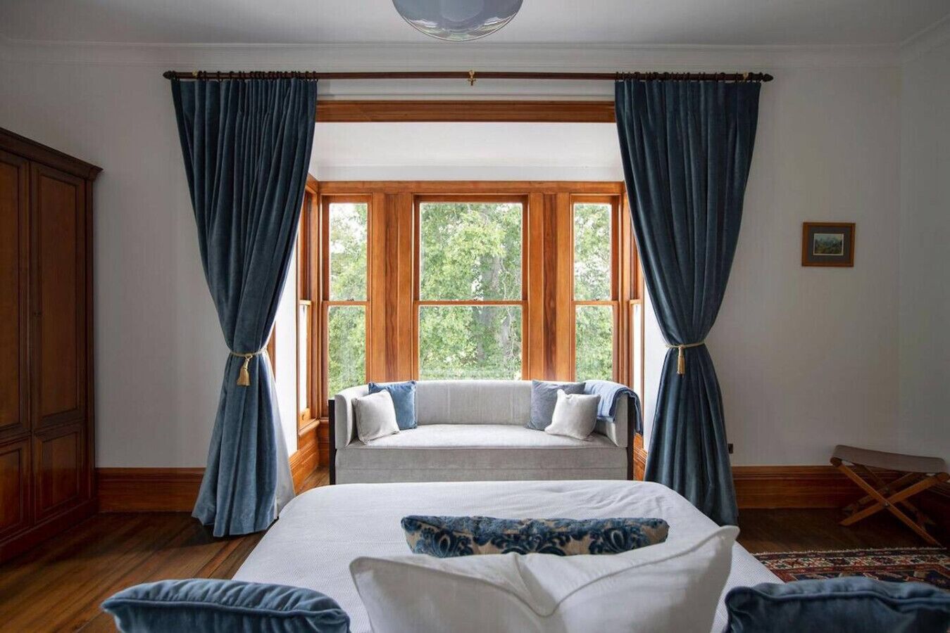 6 室のベッドルーム、デスク、アイロン / アイロン台、WiFi