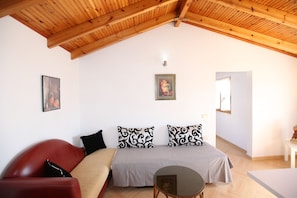 Apartamento, 1 habitación | Escritorio, wifi gratis, ropa de cama