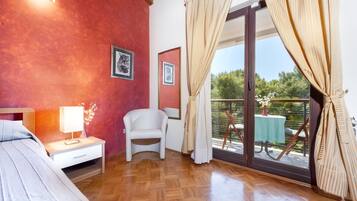 Apartment, 1 Double Bed with Sofa bed, Balcony | Free WiFi, bed sheets