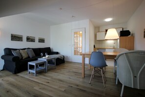 Unclassified image, 4 of 10, button