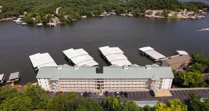 Newport 1 - Impressive 4 Bdrm Lakefront Condo