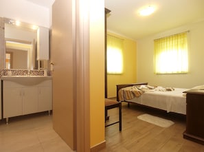 2 bedrooms, internet