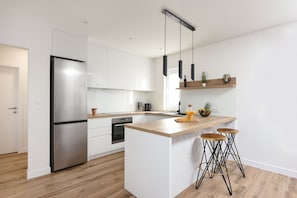 Fridge, microwave, oven, dishwasher