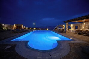 Villa | Alberca | Alberca techada