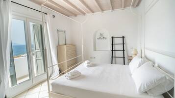 7 bedrooms, iron/ironing board, free WiFi, bed sheets