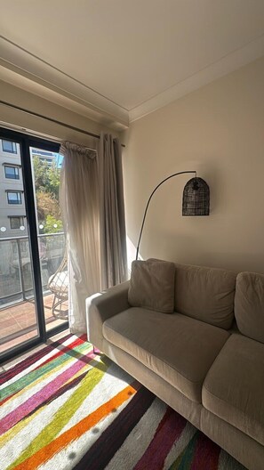 TV - 302 Sunny KingsPark Perth CBD 1BR Pool Gym &Parkng (Perth)