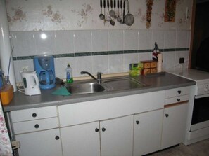 Kjøleskap, mikrobølgeovn og ovn