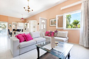 别墅, 3 间卧室, 露台, 花园景观 | 起居区