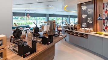 Free daily buffet breakfast