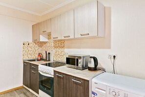 Apartment | Eigene Küche | Großer Kühlschrank, Mikrowelle, Ofen, Herdplatte