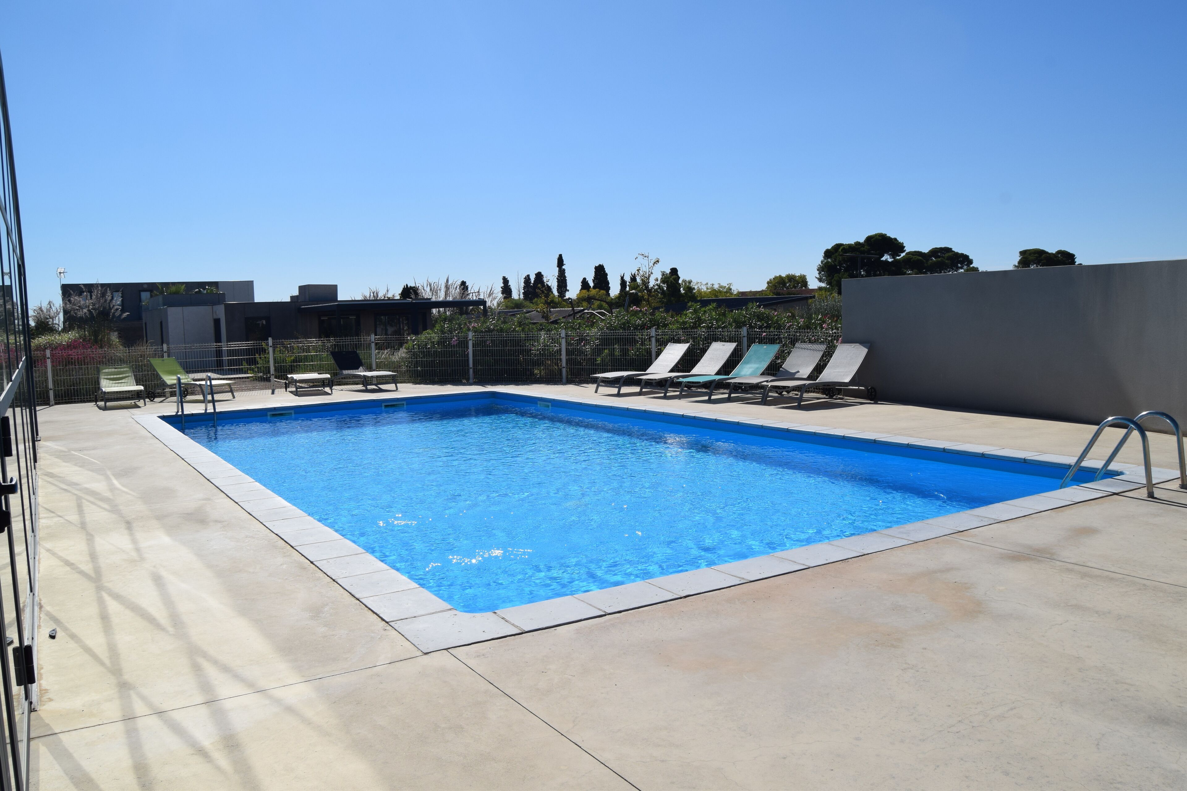 Piscine couverte, piscine extérieure
