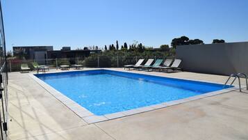 Piscine couverte, piscine extérieure