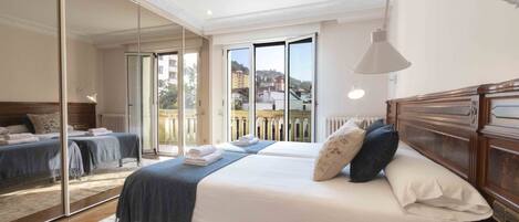 3 habitaciones, tabla de planchar con plancha y wifi gratis