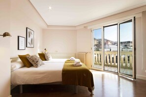 3 dormitorios, tabla de planchar con plancha, wifi gratis y ropa de cama