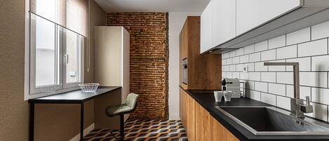 Fridge, microwave, oven, dishwasher