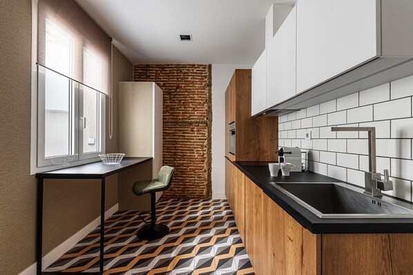 Réfrigérateur, micro-ondes, four, lave-vaisselle