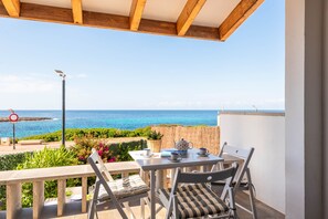 Outdoor dining - Mercè - House with sea view in Biniancolla (Biniancolla)