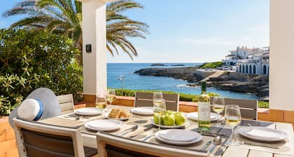 Sea Breeze-First line of the sea in Cala Torret