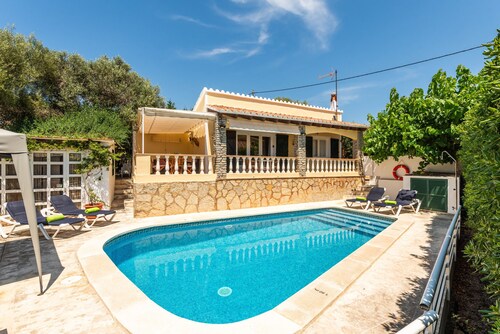 Villa Mari - con piscina privada y jardín en Cala'n Porter