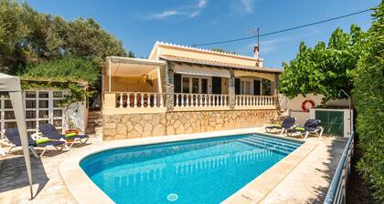 Villa Mari - con piscina privada y jardín en Cala'n Porter