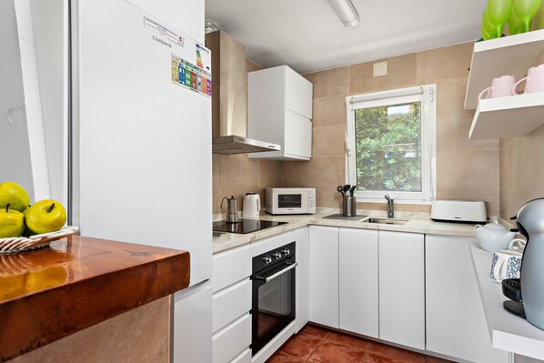 Réfrigérateur, micro-ondes, four, lave-vaisselle