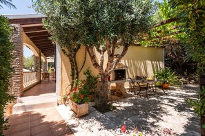 屋外ダイニングエリア