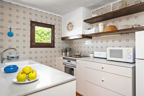 Fridge, microwave, oven, stovetop - Bini Luna - Villa en Binibeca Vell (San Luis)