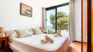 3 chambres, fer et planche Ă repasser, Wi-Fi gratuit, draps fournis