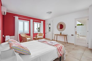5 Schlafzimmer, Bügeleisen/Bügelbrett, kostenloses WLAN, Bettwäsche