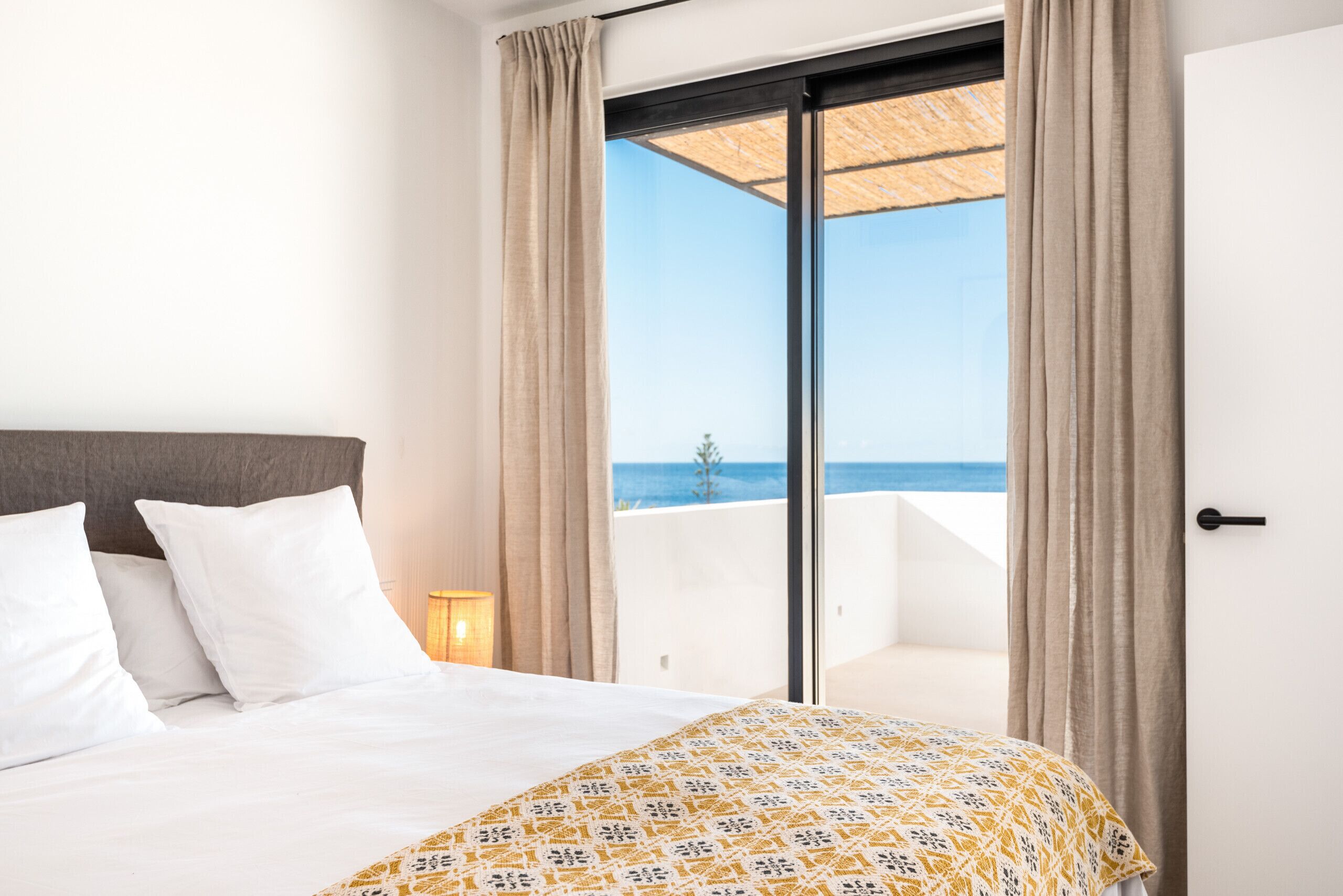 4 chambres, fer et planche à repasser, Wi-Fi gratuit, draps fournis