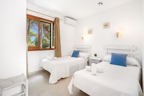 4 dormitorios, tabla de planchar con plancha, wifi gratis y ropa de cama