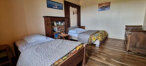 2 habitaciones, tabla de planchar con plancha y wifi gratis 