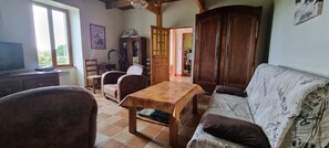 Télévision, table de tennis de table