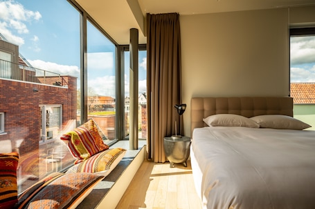 Luxury Apartment | Egyptian cotton sheets, premium bedding, down comforters, pillowtop beds