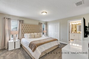 4 Schlafzimmer, Schreibtisch, Bügeleisen/Bügelbrett, Reisekinderbett