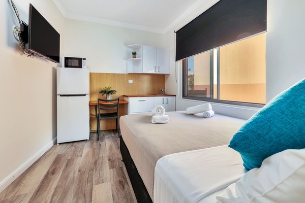 1 غرفة نوم وخزنة داخل الغرفة وواي فاي مجانًا وملاءات أسرّة